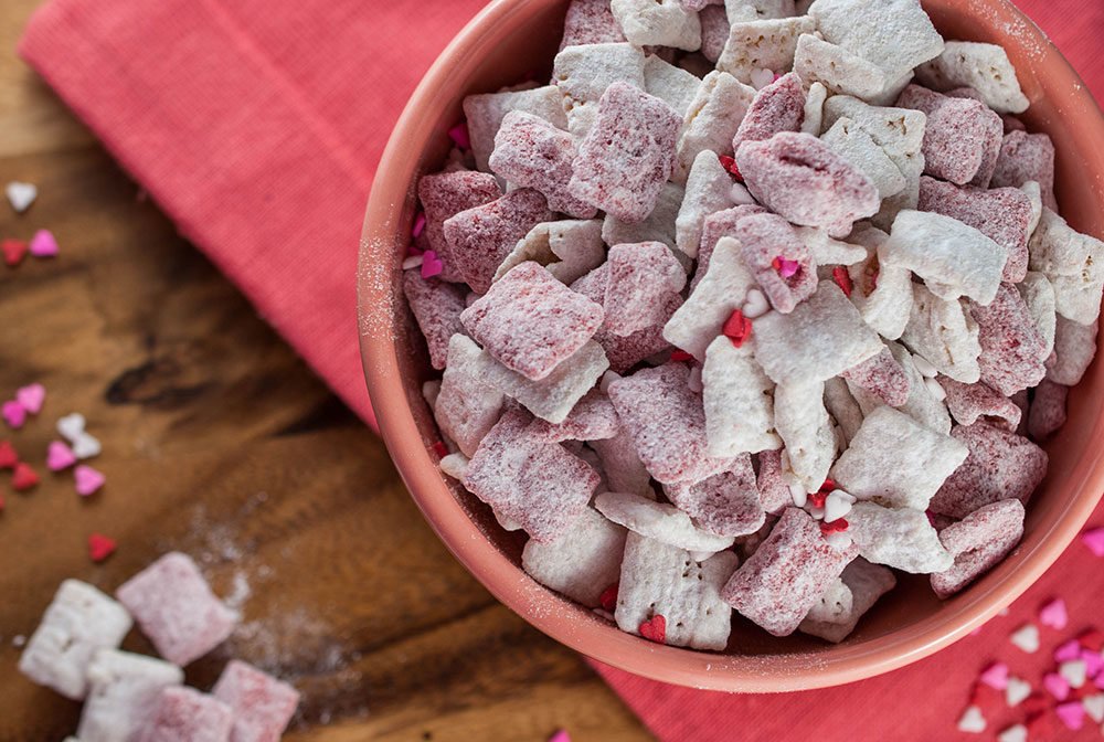 Muddy Buddies 1 strawberries and cream e1520048277200